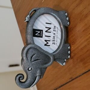 NWT Cute Miniature Metal Elephant Frame